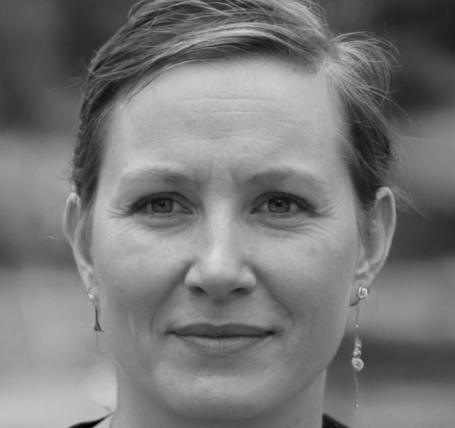 Workshop-Teilnehmerin Ingrid Thorsen bei einer mobilen Fotografie-Übung